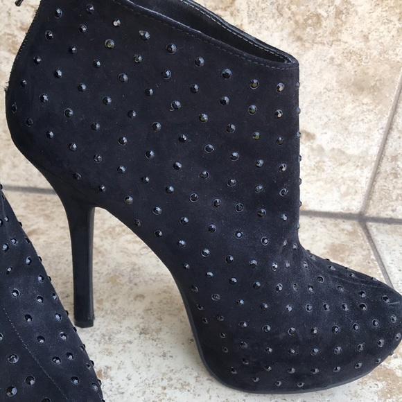 🌴🌴Forever 21 black ankle boots - Picture 2 of 6
